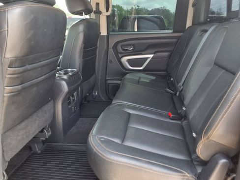 Used 2017 Nissan Titan SL w/ SL Towing Convenience Package AWD/4WD image 18