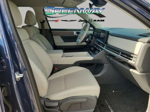 Used 2025 Hyundai Santa Fe SEL image 10