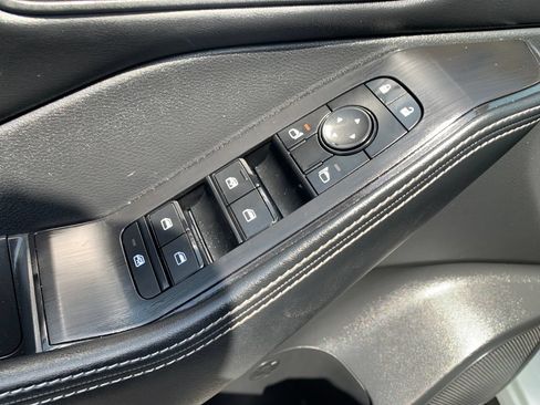 Used 2025 Nissan Rogue SV FWD image 20