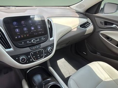 Used 2023 Chevrolet Malibu LT FWD image 24