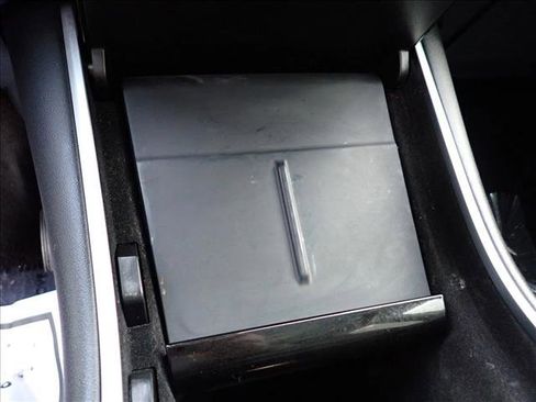 Used 2021 Tesla Model Y Long Range image 18