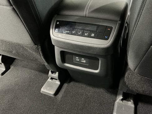 Used 2025 Nissan Pathfinder SV image 20