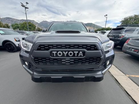 Used 2019 Toyota Tacoma TRD Sport w/ Technology Package AWD/4WD image 8