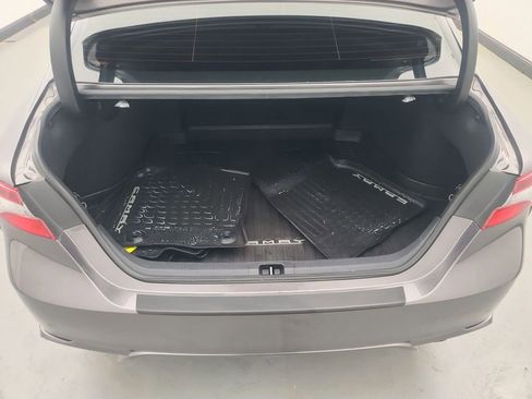 Used 2022 Toyota Camry SE w/ Cold Weather Package image 18