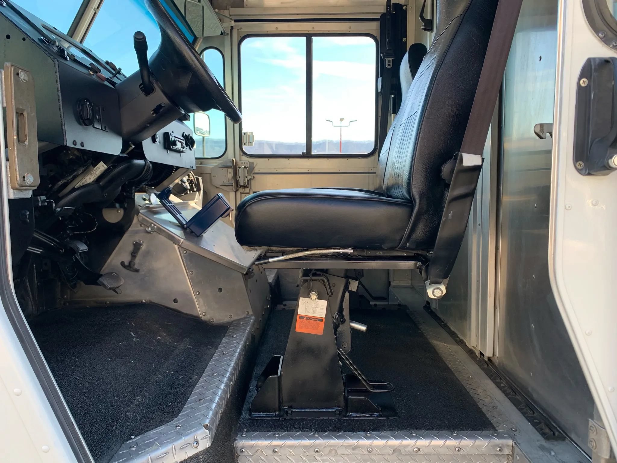 Used 2014 Ford E-350 and Econoline 350 Super Duty w/ A/C Prep Package RWD image 8