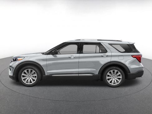 Used 2024 Ford Explorer Limited RWD image 3
