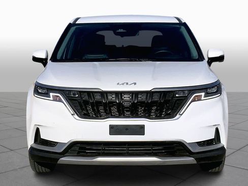 Used 2024 Kia Carnival LX image 3