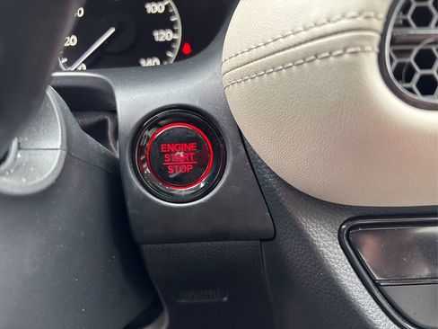 Used 2024 Honda HR-V LX image 27