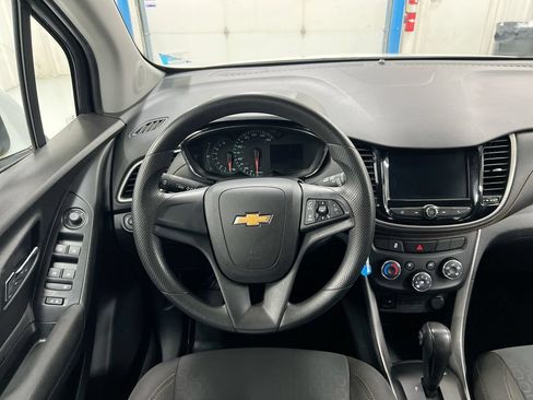 Used 2020 Chevrolet Trax LS AWD/4WD image 11