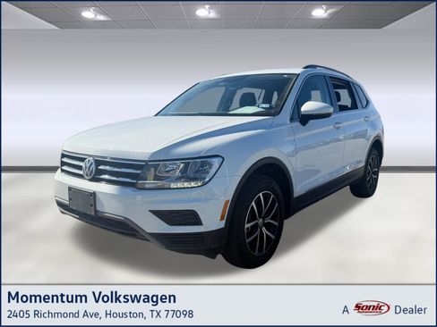 Used 2021 Volkswagen Tiguan SE w/ Panoramic Sunroof Package image 1