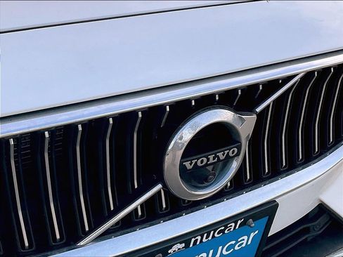 Used 2022 Volvo S60 T8 Inscription w/ Advanced Package image 29