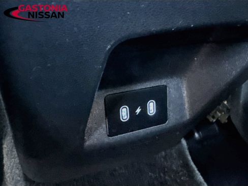 Used 2025 Hyundai Santa Cruz SEL FWD image 32