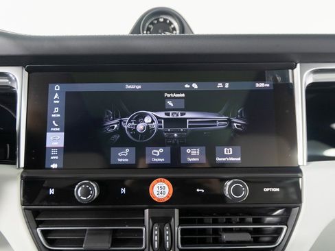 New 2026 Porsche Macan image 24