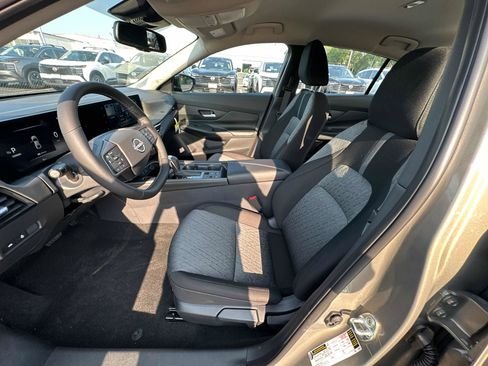 New 2026 Nissan Sentra SV w/ SV Convenience Package FWD image 22