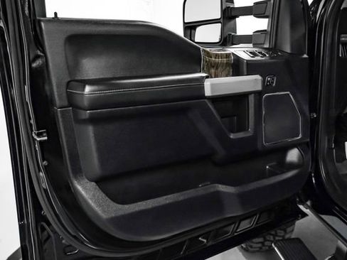 Used 2017 Ford F350 Lariat w/ Lariat Ultimate Package image 40