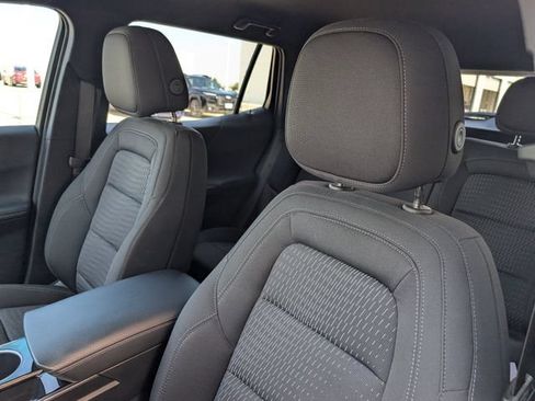 Used 2025 Chevrolet Equinox LT w/ Safety and Technology Package FWD image 10
