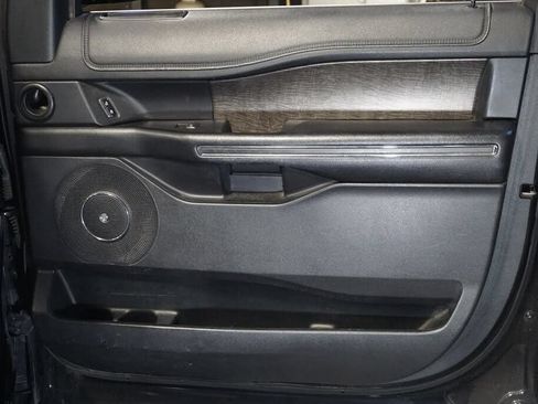 Used 2019 Ford Expedition Limited AWD/4WD image 18