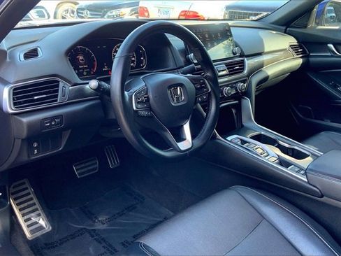 Used 2018 Honda Accord Sport image 14