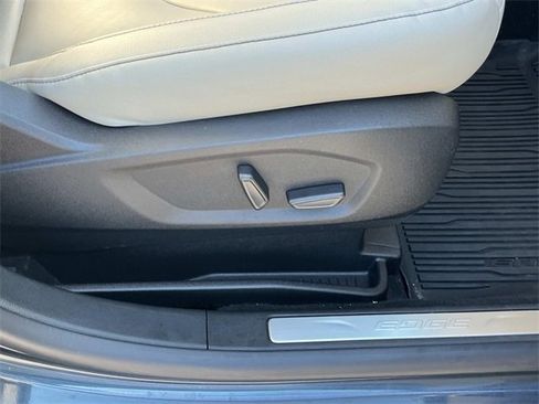 Used 2022 Ford Edge Titanium w/ Class II Trailer Tow Package image 26