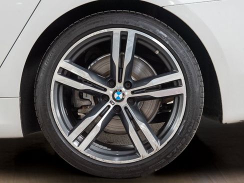 Used 2019 BMW 740i w/ M Sport Package image 37