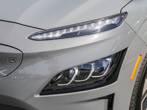 Certified 2023 Hyundai Kona Limited FWD image 8