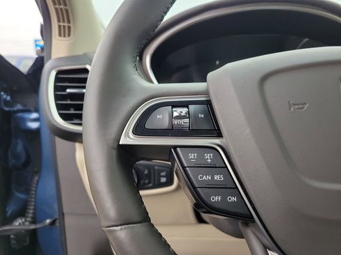 Certified 2019 Lincoln Nautilus Select image 24