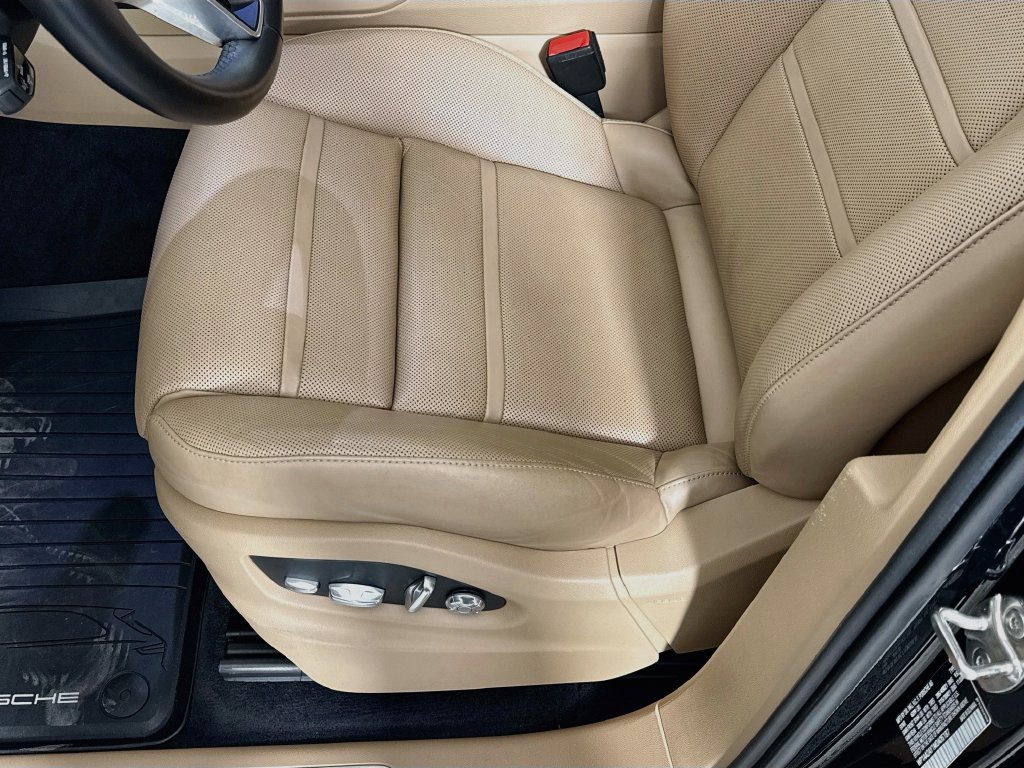 Used 2021 Porsche Cayenne AWD/4WD image 20