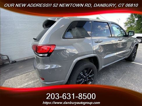 Used 2019 Jeep Grand Cherokee Altitude AWD/4WD image 7