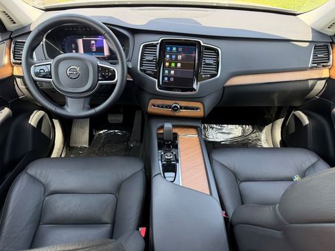 Used 2025 Volvo XC90 T8 Plus w/ Protection Package Premier AWD/4WD image 2