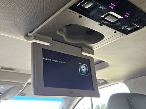 Used 2020 Chevrolet Suburban Premier RWD image 17