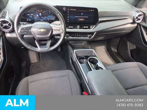 Used 2025 Chevrolet Equinox LT FWD image 9