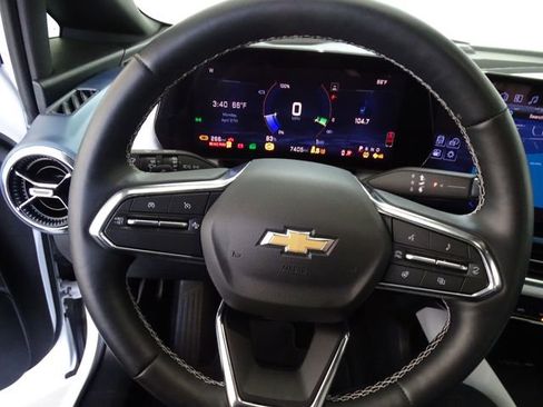 Used 2025 Chevrolet Equinox EV LT FWD image 6