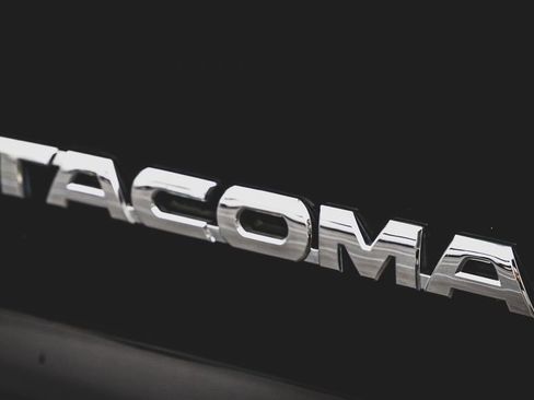 Used 2011 Toyota Tacoma 4x4 Double Cab image 4