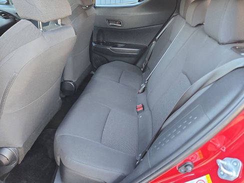 Used 2018 Toyota C-HR XLE image 18