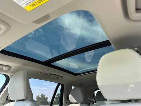 Certified 2025 Volvo XC90 B5 Plus w/ Protection Package Premier AWD/4WD image 18