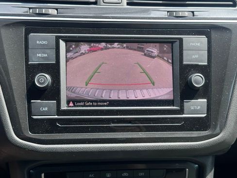 Used 2019 Volkswagen Tiguan S image 36