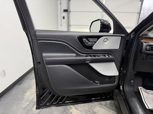 Used 2020 Lincoln Aviator Reserve w/ Equipment Group 201A image 10