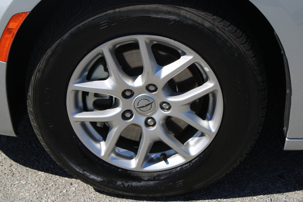 Used 2024 Chrysler Pacifica Touring-L FWD image 8