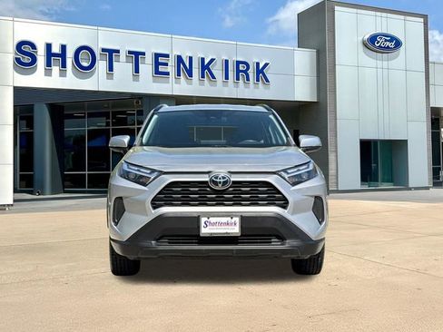 Used 2022 Toyota RAV4 XLE image 2
