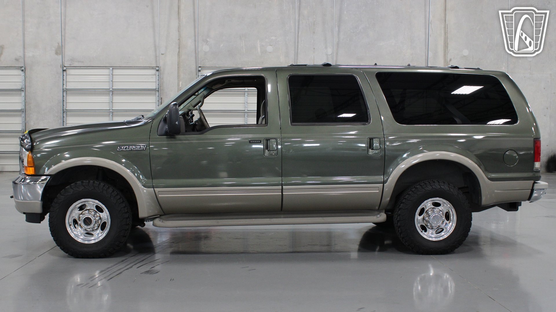 Used 2001 Ford Excursion Limited AWD/4WD image 4