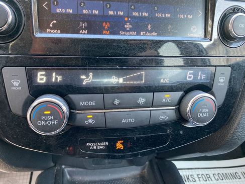 Used 2018 Nissan Rogue SV image 25