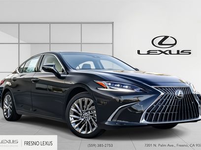 New 2025 Lexus ES 300h w/ Luxury Package