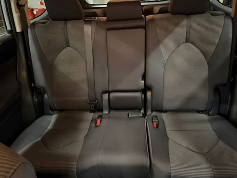 Used 2025 Toyota Highlander LE AWD/4WD image 23
