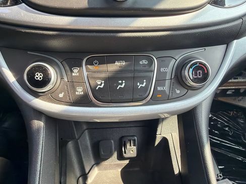 Used 2019 Chevrolet Volt LT FWD image 20