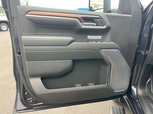 Used 2024 GMC Sierra 1500 Denali w/ Denali Reserve Package image 29