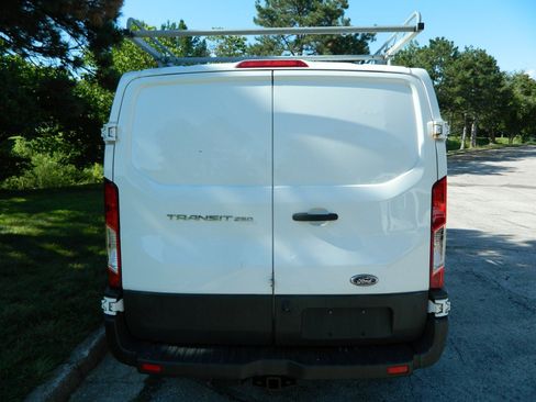 Used 2017 Ford Transit 250 130 Low Roof RWD image 8