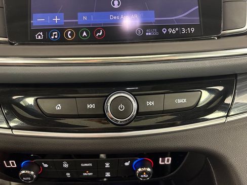 Used 2021 Buick Enclave Essence w/ Sport Touring Edition FWD image 29