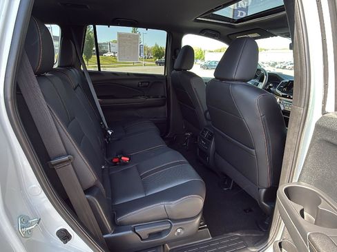 Used 2022 Honda Pilot TrailSport image 19