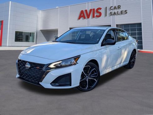 Used 2025 Nissan Altima 2.5 SR image 1