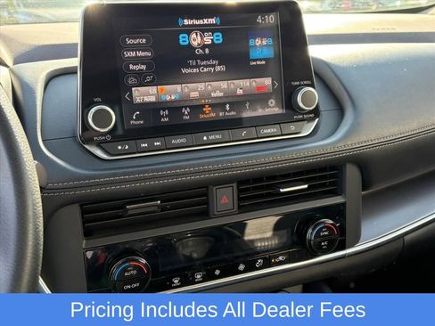 Used 2023 Nissan Rogue SV AWD/4WD image 12